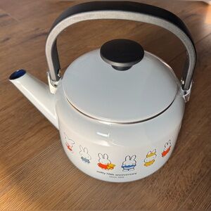 MIFFY-Imported (NWT) White Character Tea Pot